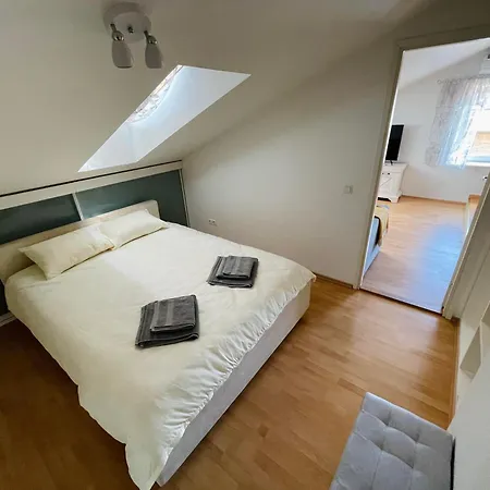 Penthouse Self Check-in 24-7 Apartment